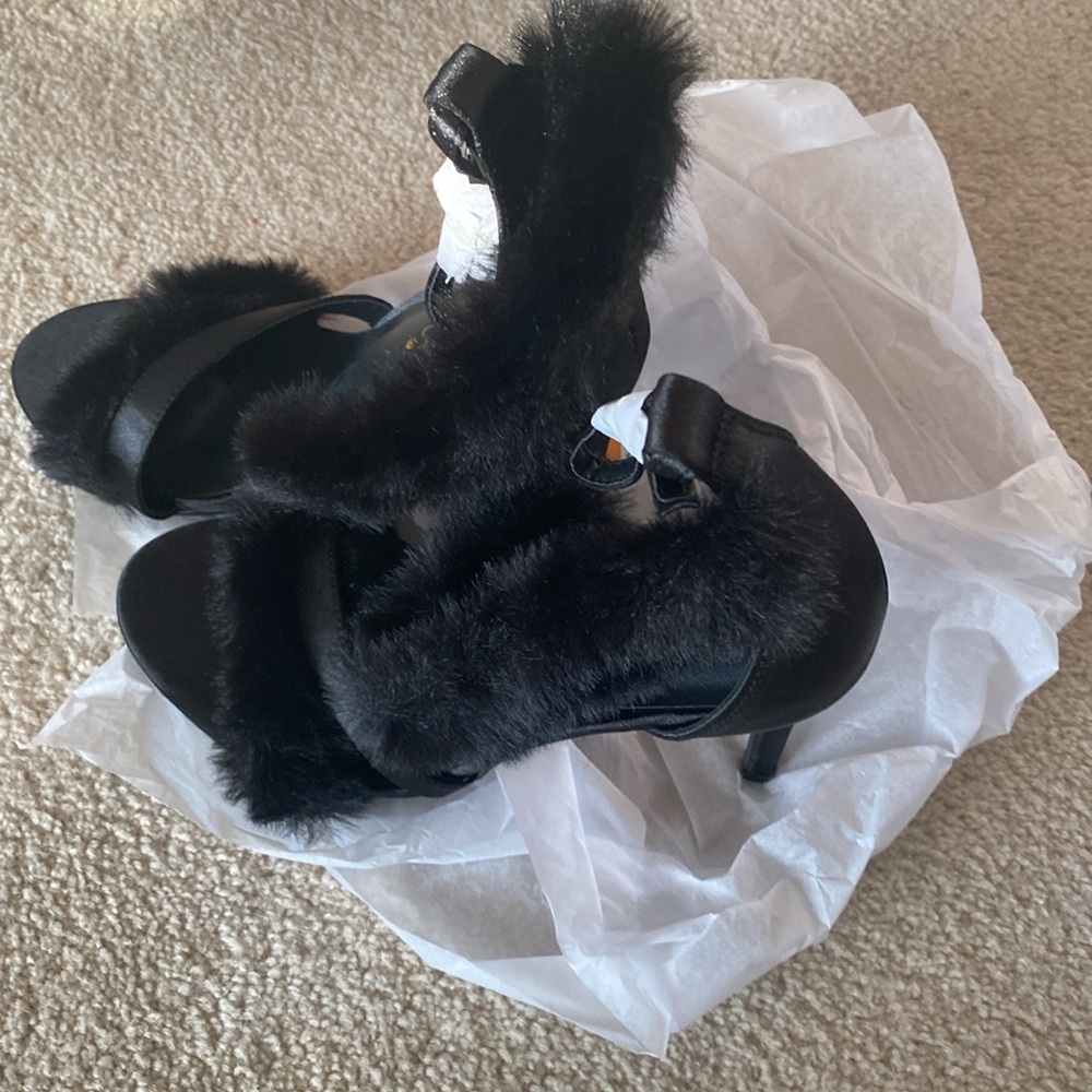 Venus New in box black fur trim heels - Picture 4 of 8